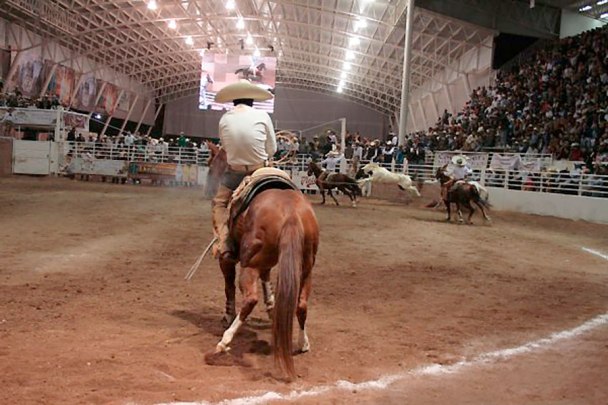 Juan Jaime Muñoz Ledo puso de cabeza el Monumental de Zacatecas con sus tres manganas a caballo