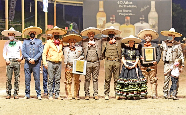 La Federación Mexicana de Charrería realizó un merecido homenaje a Don Juan y Don Félix Bañuelos Ramírez